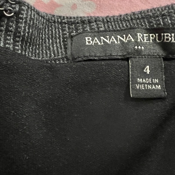 Banana Republic short skirt - Picture 2 of 3